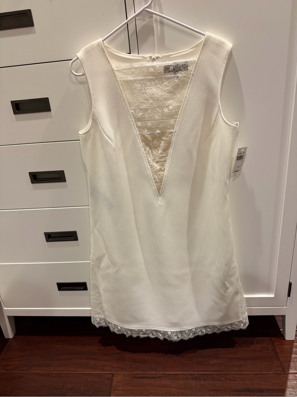 Tadashi Shoji White Sleeveless Chemise Nightdress